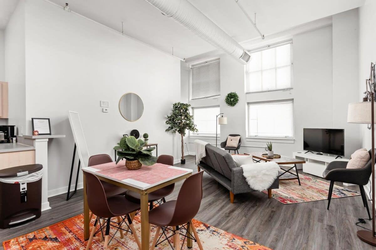 Modern Downtown Apartment 2Br 2Ba By Cozysuites Индианаполис Экстерьер фото